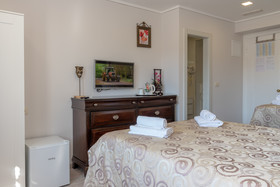 Palace Queen Mary Luxury Rooms