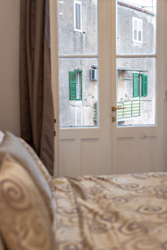 Palace Queen Mary Luxury Rooms