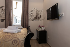 Palace Queen Mary Luxury Rooms