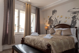 Palace Queen Mary Luxury Rooms