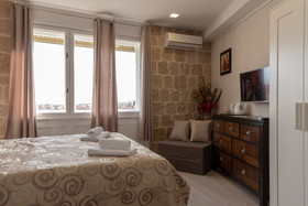 Palace Queen Mary Luxury Rooms