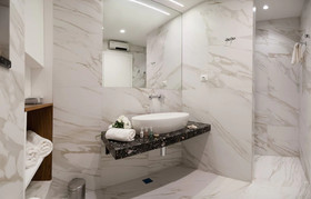 Residence by Vestibul Palace