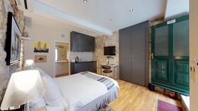 Riva and Diocletian Apartments