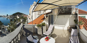 Riva Luxury Suites