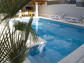 Royal Residence Chica Cure