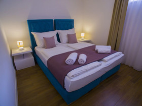 Royal Residence Chica Cure