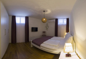Royal Residence Chica Cure