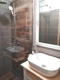 Spacious Deluxe Room - Hotel Rose