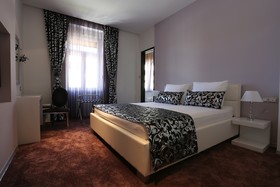 Starlight Luxury Rooms