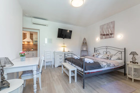 Studios & Room Poesia