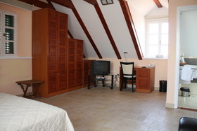 Toni Palace