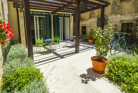 Veig Palace Apartments