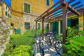 Veig Palace Apartments