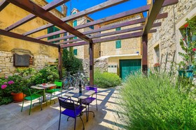 Veig Palace Apartments