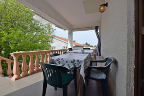 Apartment and Rooms Mila