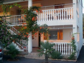 Apartments Ivan - 200m to beach