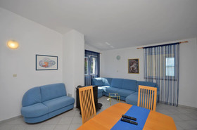 Apartments Mira