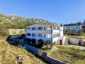 Apartments Mira