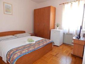Rooms and Apartments Porat