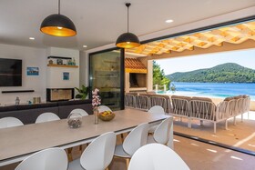 Beachfront Villa Brulupes in Secluded Bay