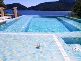 Beachfront Villa Brulupes in Secluded Bay