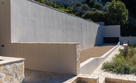 Beachfront Villa Brulupes in Secluded Bay