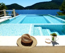 Beachfront Villa Brulupes in Secluded Bay