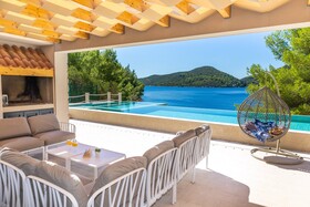 Beachfront Villa Brulupes in Secluded Bay