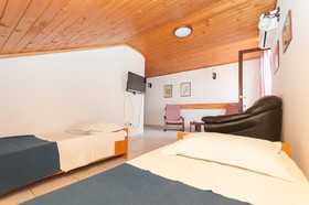 Apartments and Room Danijel