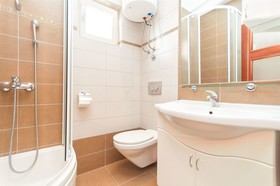 Apartments and Room Danijel