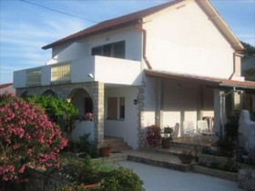 Apartments Mais Tisno