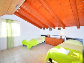 Holiday House Tina