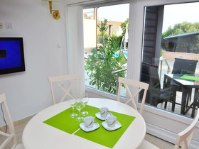 Holiday House Tina