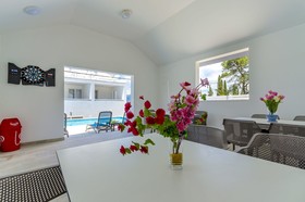 Apartment and Rooms Villa Niko