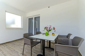 Apartment and Rooms Villa Niko