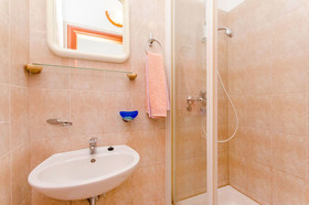 Apartments And Rooms Iva