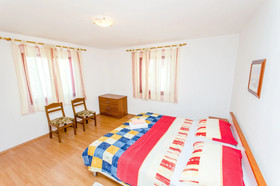 Apartments And Rooms Iva
