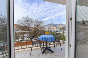 Apartments And Rooms Iva