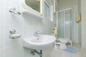 Apartments And Rooms Iva