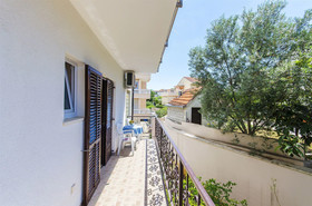 Apartments And Rooms Iva