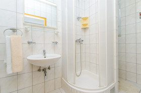 Apartments And Rooms Iva