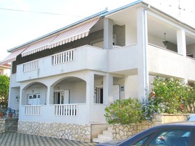 Apartments Bareta
