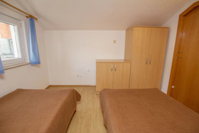 Apartments Vrlika