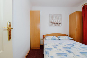 Apartments Vrlika