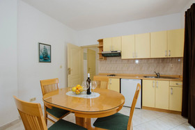 Apartments Vrlika