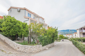 Apartments Vrlika