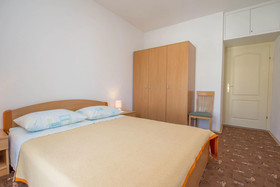 Apartments Vrlika