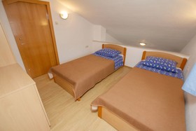 Apartments Vrlika