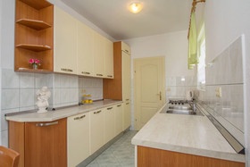 Apartments Vrlika