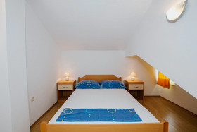 Apartments Vrlika